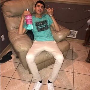 Meet your Posher, Carlos